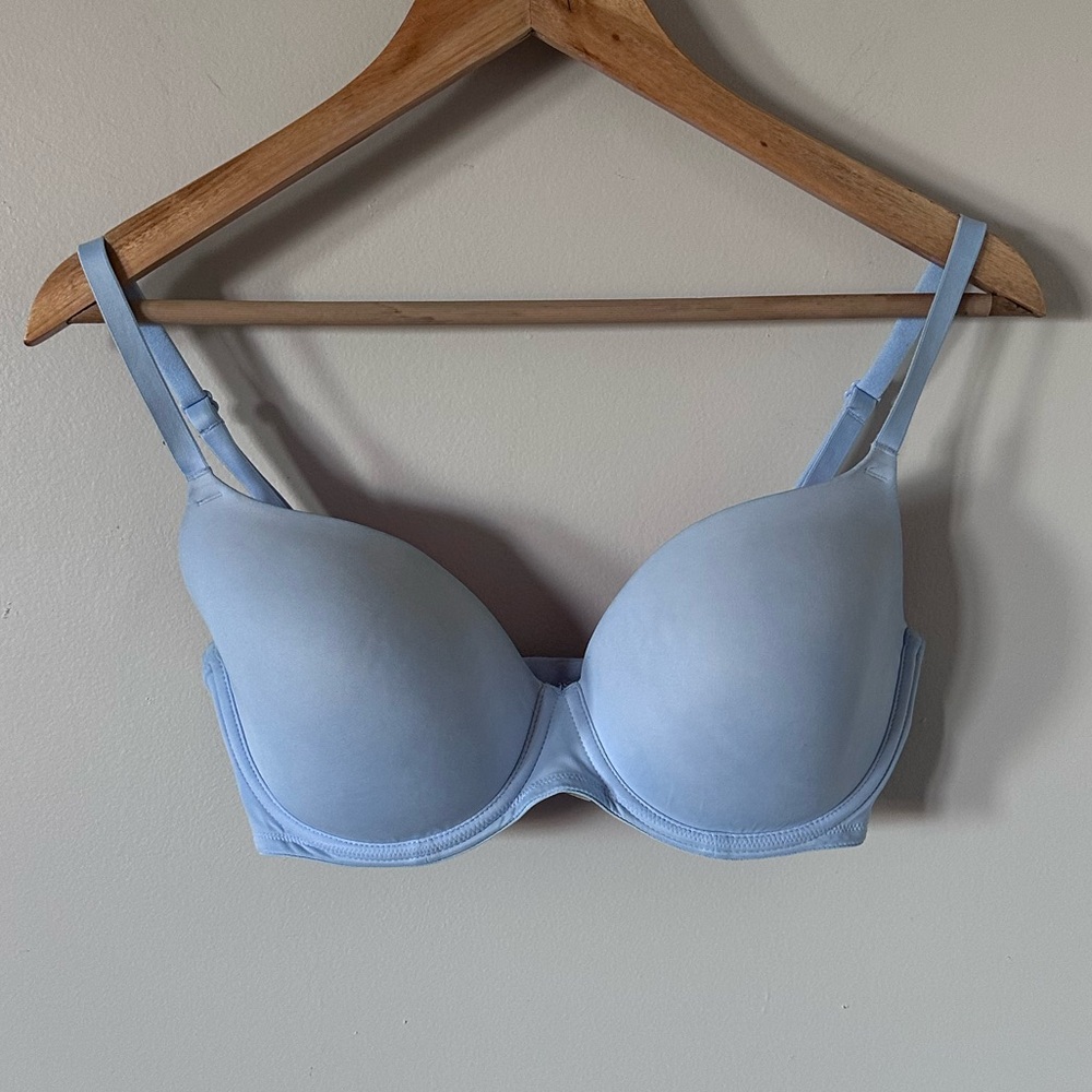 Victoria's Secret PINK Wear Everywhere lightly lined T-shirt bra